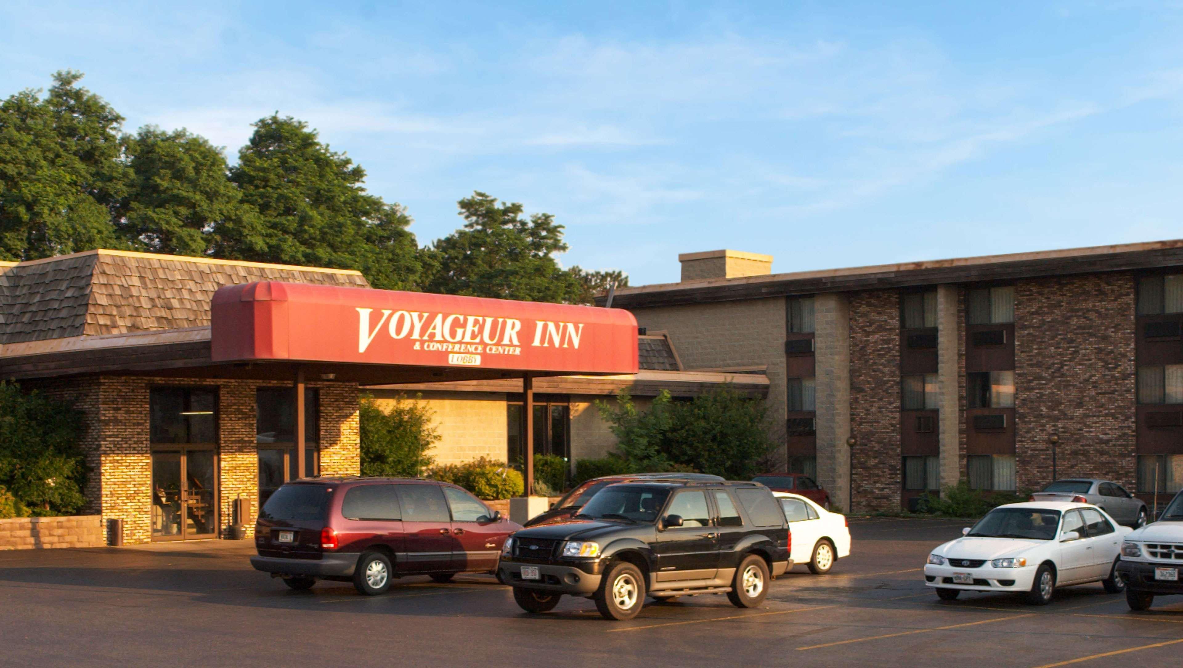 Voyageur Inn And Conference Center Reedsburg Exterior photo